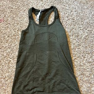 Lululemon tank top